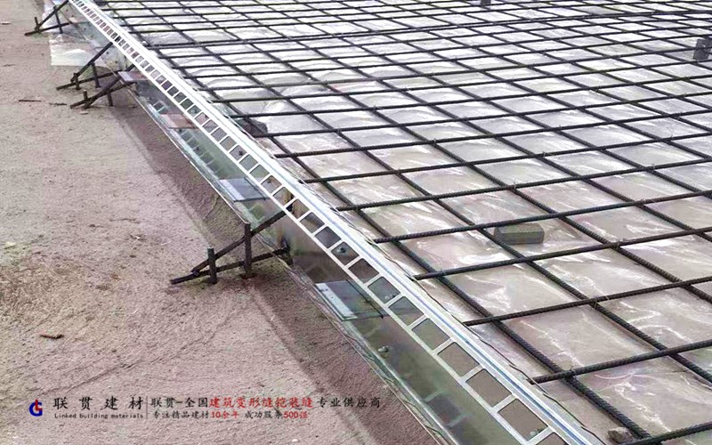 十堰市LG160-3000镀锌钢板铠装缝案例